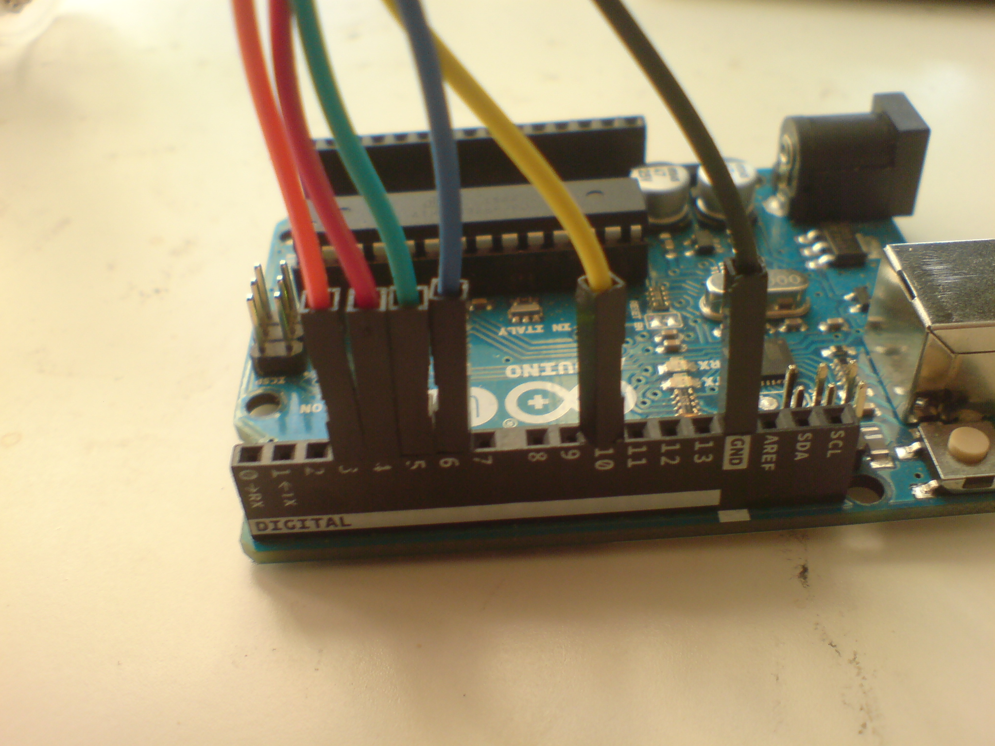 Connection pins on Arduino